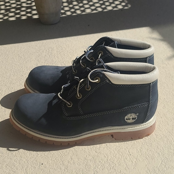 Timberlands navy blue & white lug sole ankle boots - Picture 4 of 8
